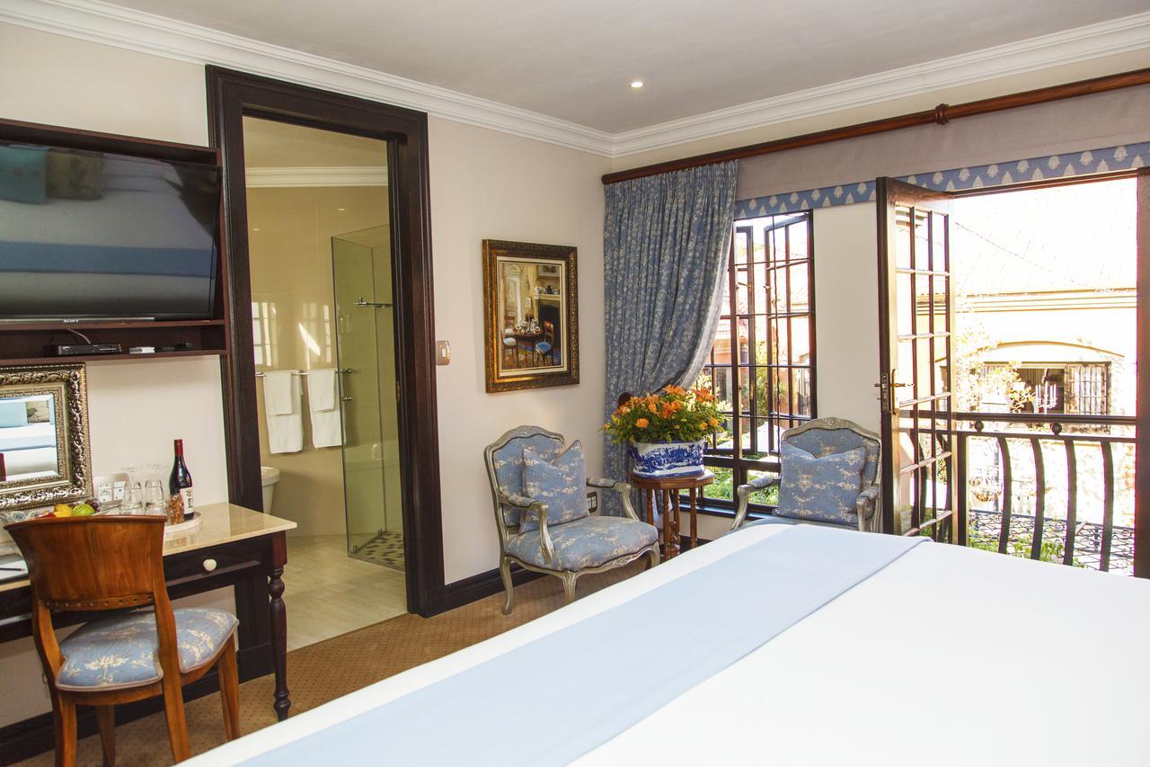 Deluxe King Suite