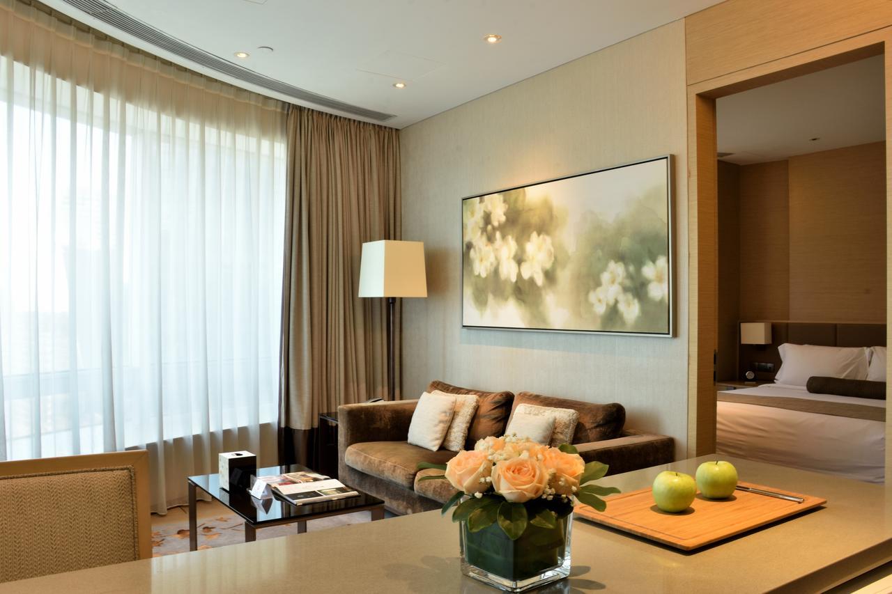 Deluxe One-Bedroom Suite