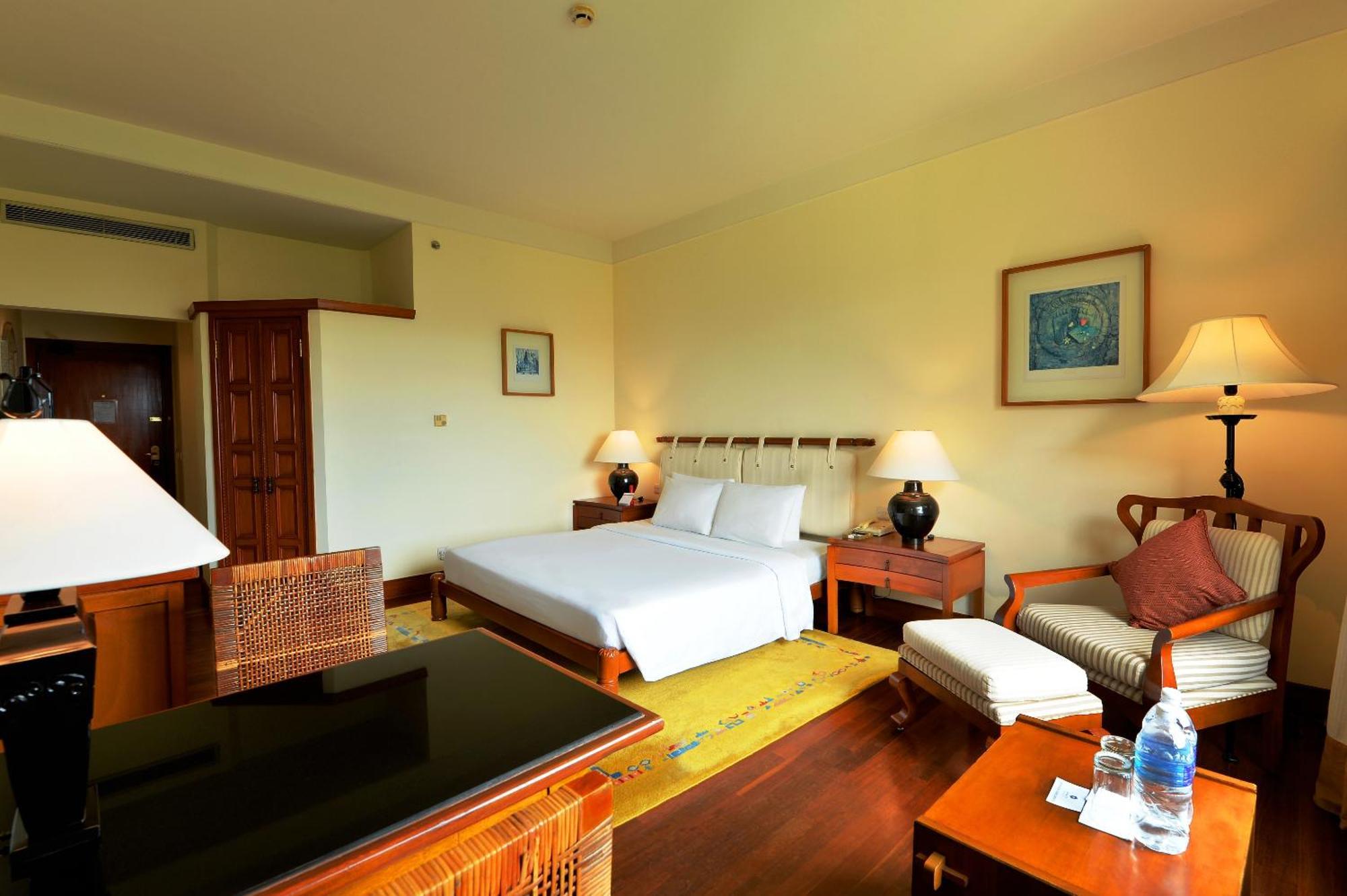 Deluxe King Room - Club Access