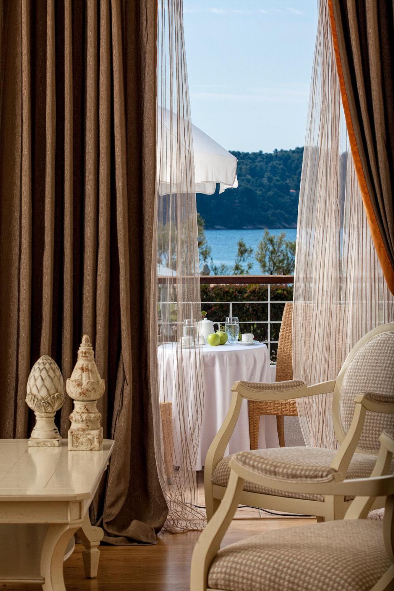 Deluxe Junior Suite