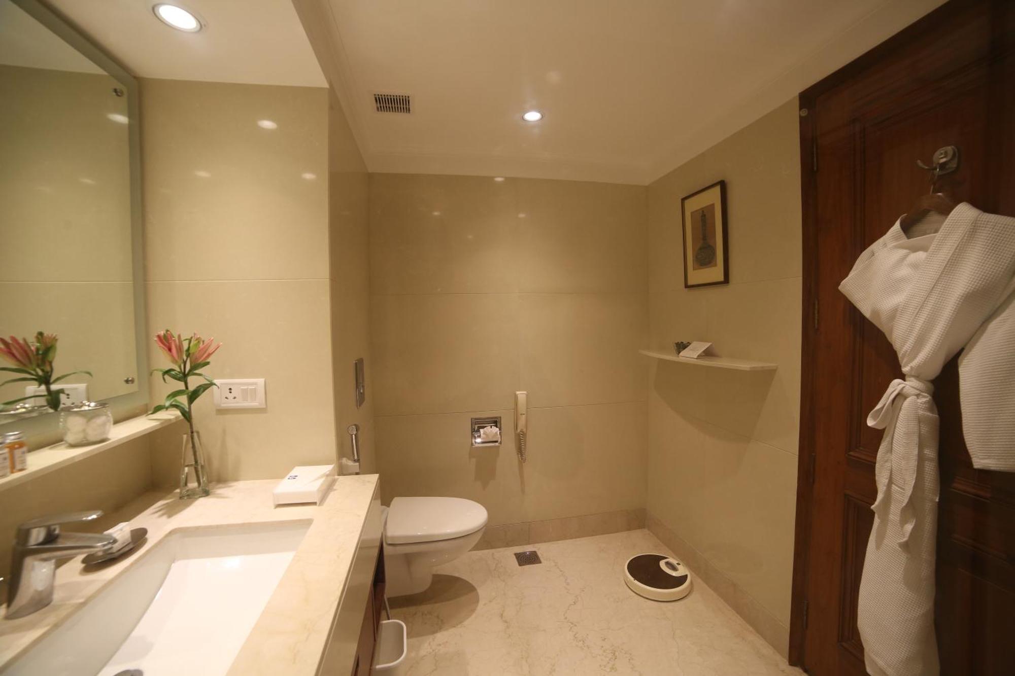 Deluxe Double or Twin Room with 10% on food and beverages 