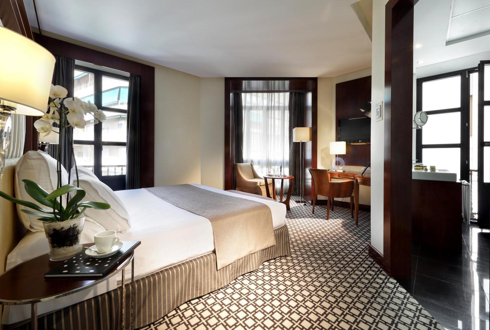 Deluxe Double - Double Bed
