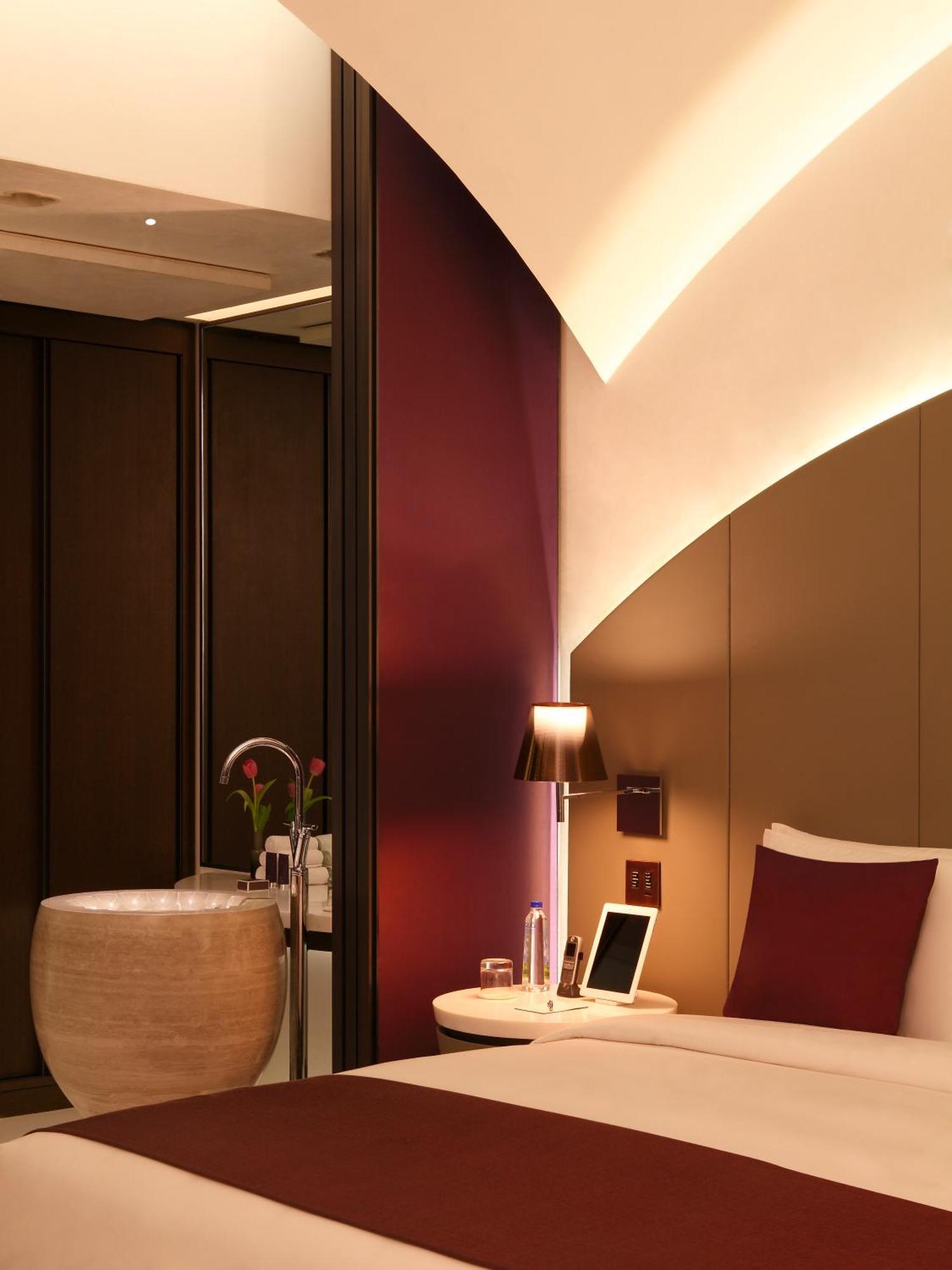 The Roseate Suite Hi-Tea 1630 to 1730 Complimentary 30-min spa treatment per Mon to Thurs on Spa Treatments on Fri to Sun Pre of Slot is mandatory disc on Laundry Car Services One Way Airport Tra