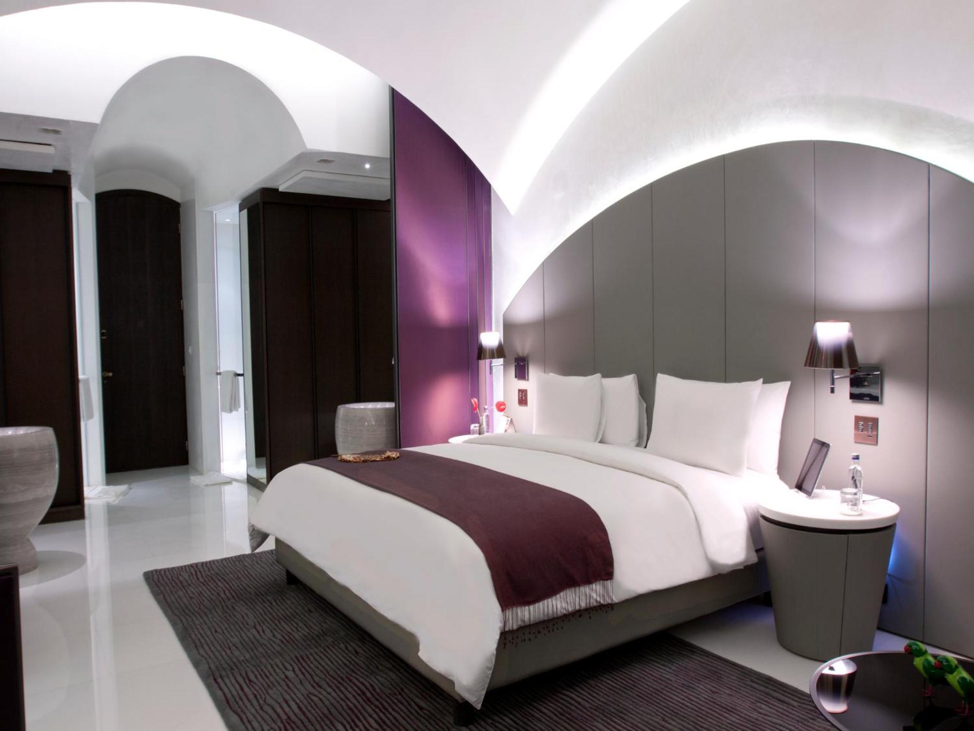 The Roseate Suite Hi-Tea 1630 to 1730 Complimentary 30-min spa treatment per Mon to Thurs on Spa Treatments on Fri to Sun Pre of Slot is mandatory disc on Laundry Car Services One Way Airport Tra