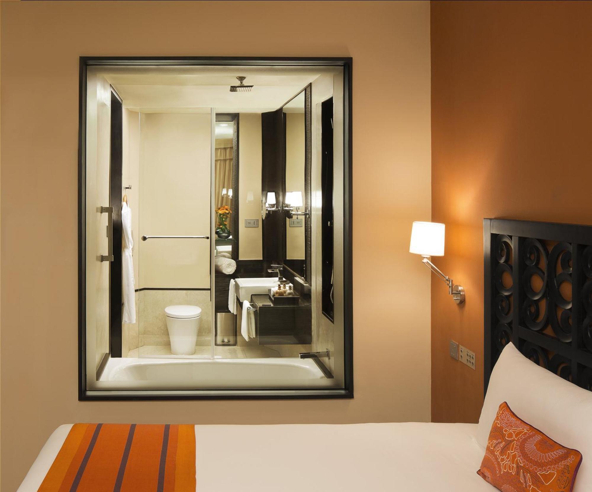 Deluxe Sea View King Bed Room