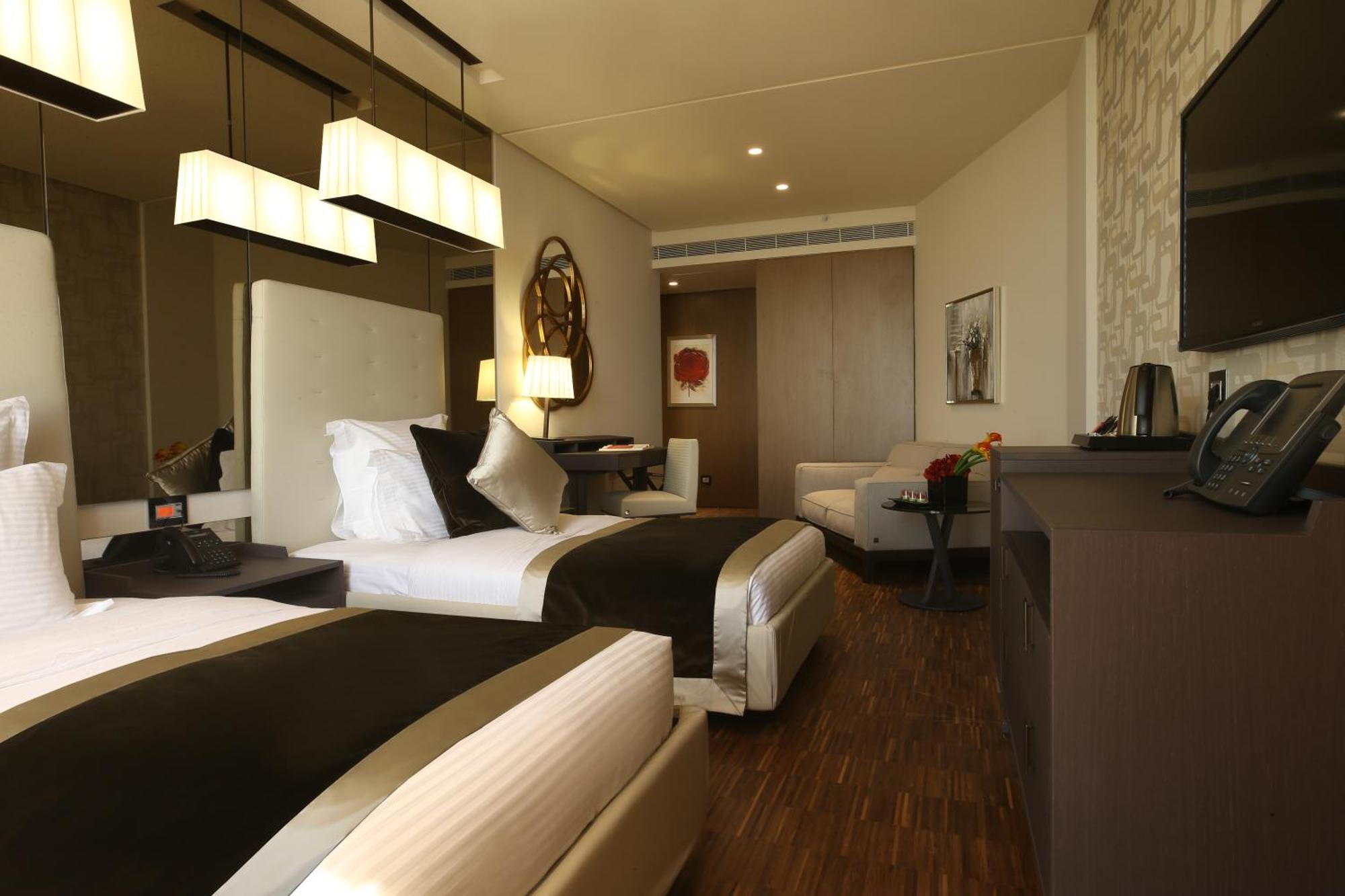 Deluxe Elegant Sea View Room