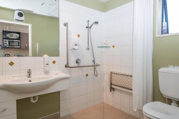 King Twin Room - Disability Access,992779408:JPEG