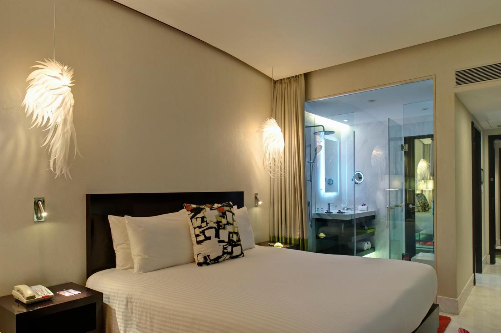 Deluxe Queen Room on Airport Transfers Spa service
