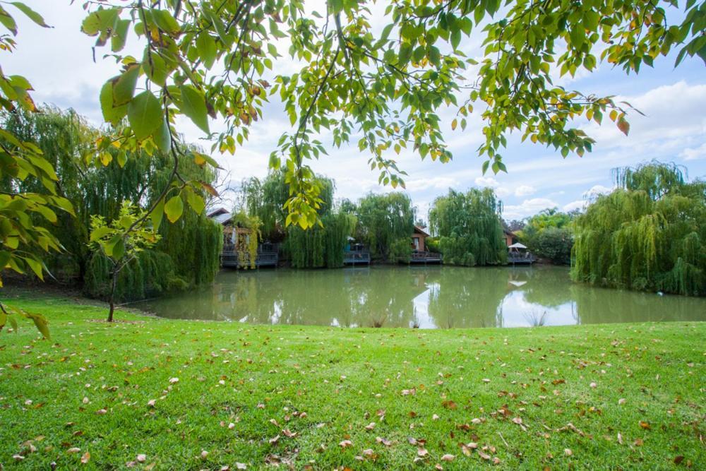 Two-Bedroom Villa Lake View Spa Bath