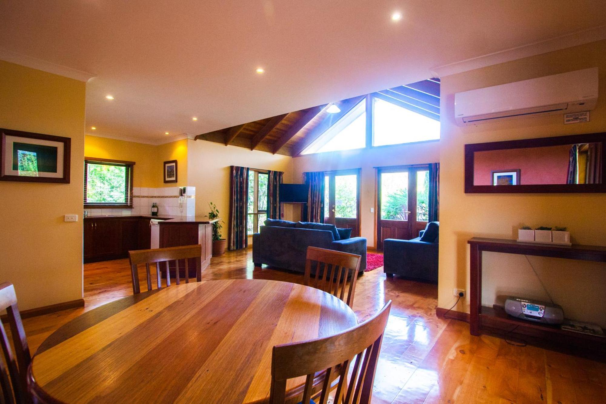 Two-Bedroom Villa Lake View Spa Bath