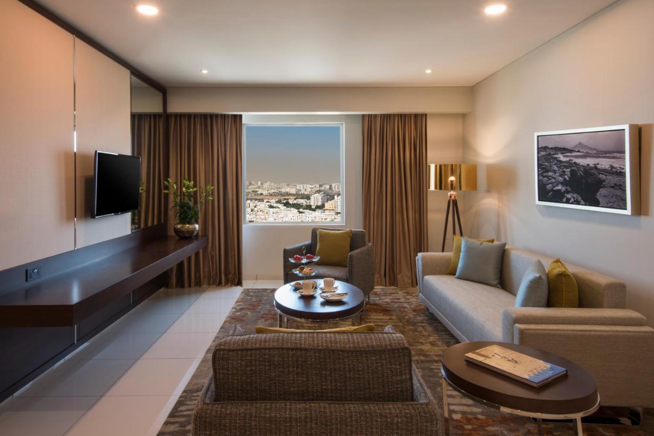 Deluxe Two-Bedroom Suite,915666271:JPEG