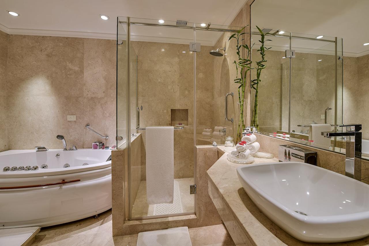 Premier Double Room with Pool View with 20% Discount on Food and Beverage and Spa and 10% Discount on Laundry service