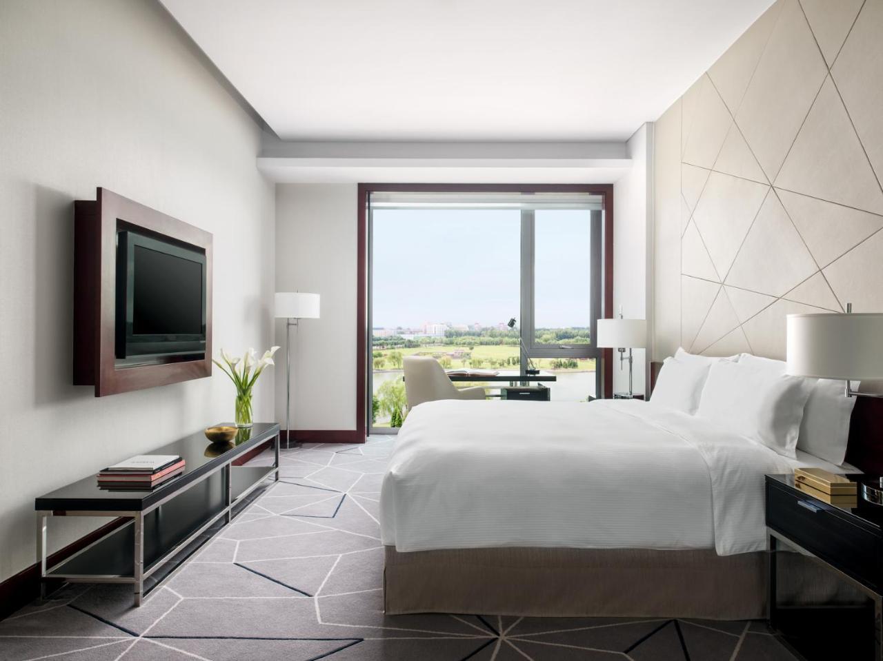 One-Bedroom Suite,762157783:JPEG