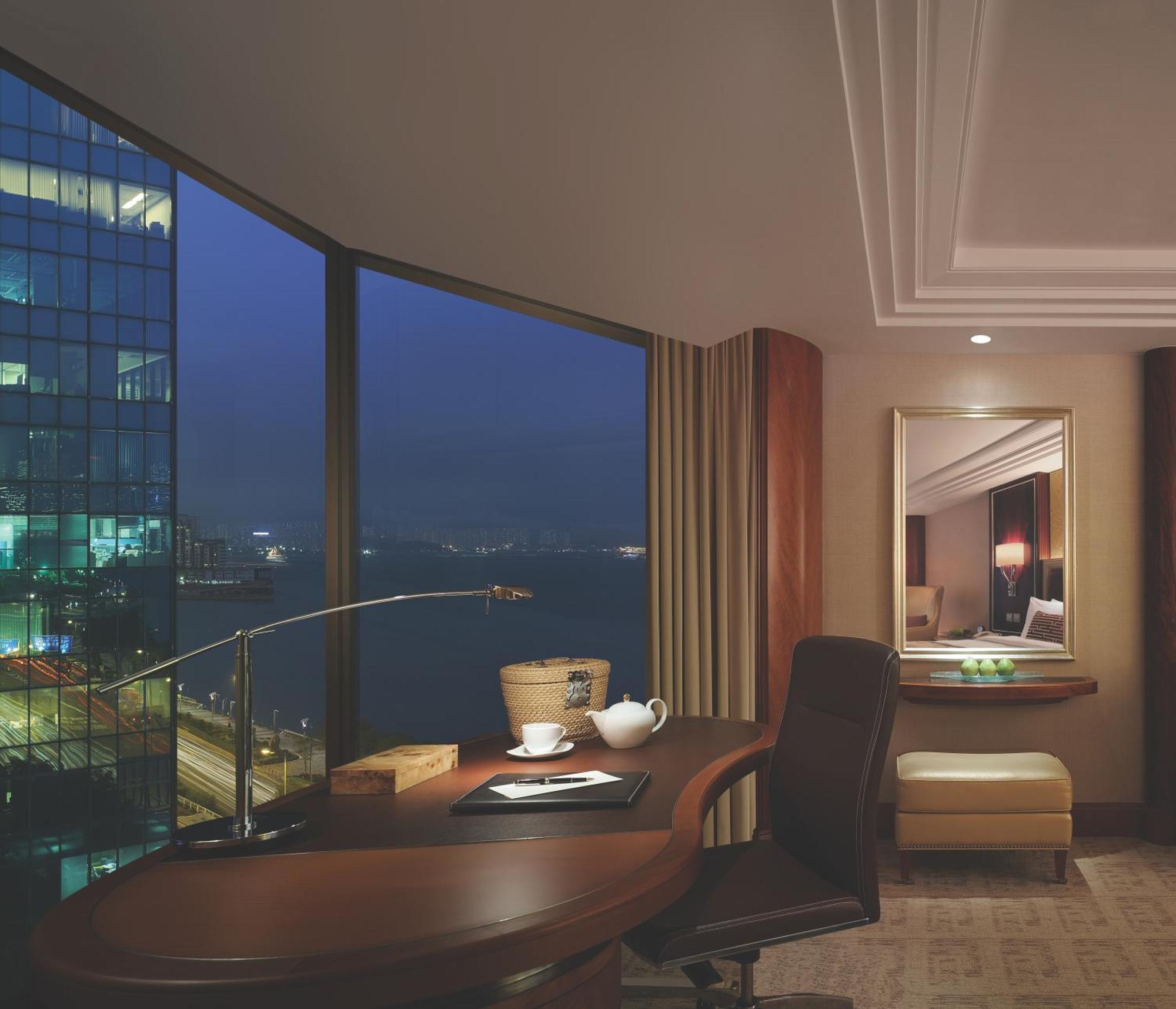 Deluxe Side Harbour View King Room