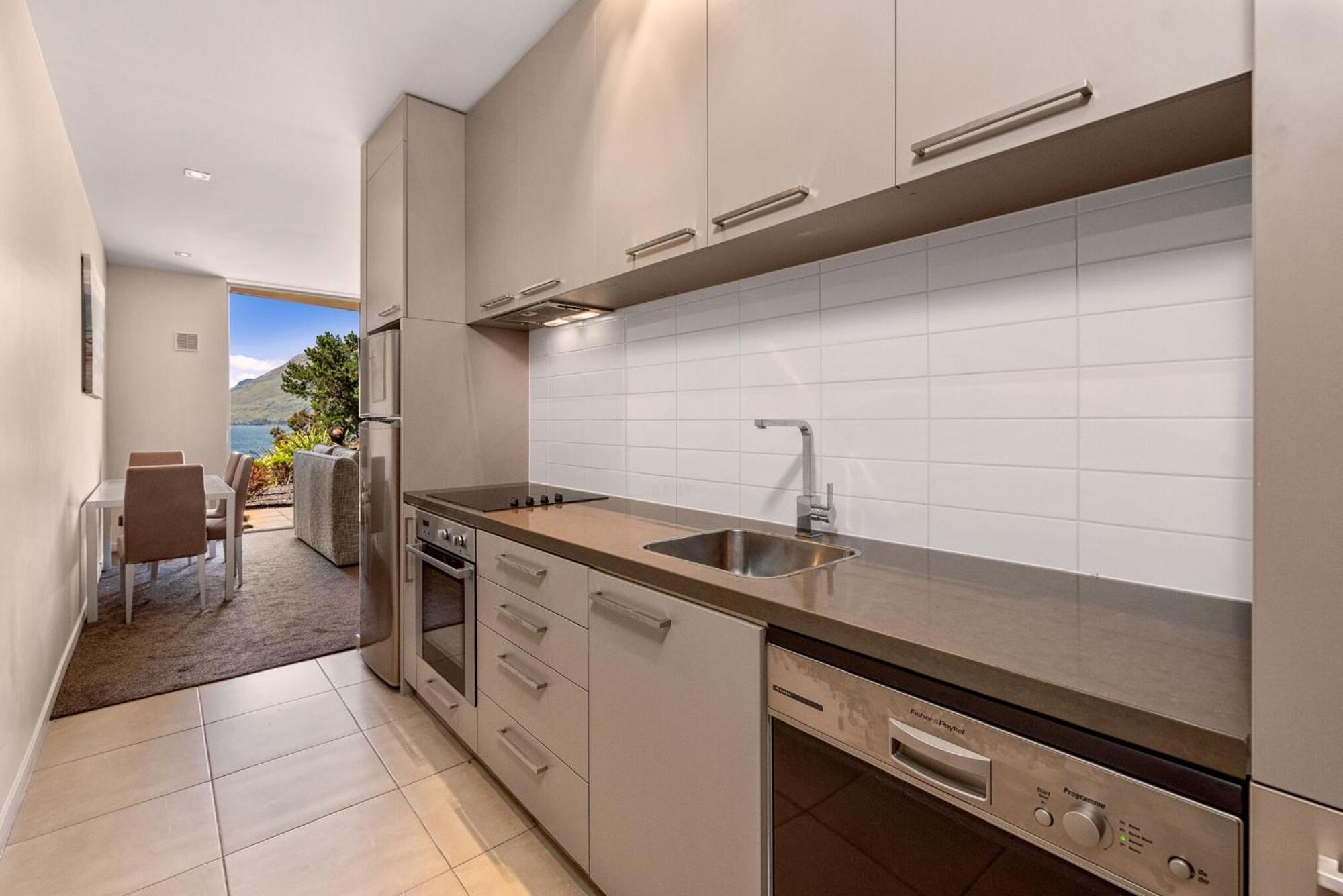 One Bedroom Apartment Lake View