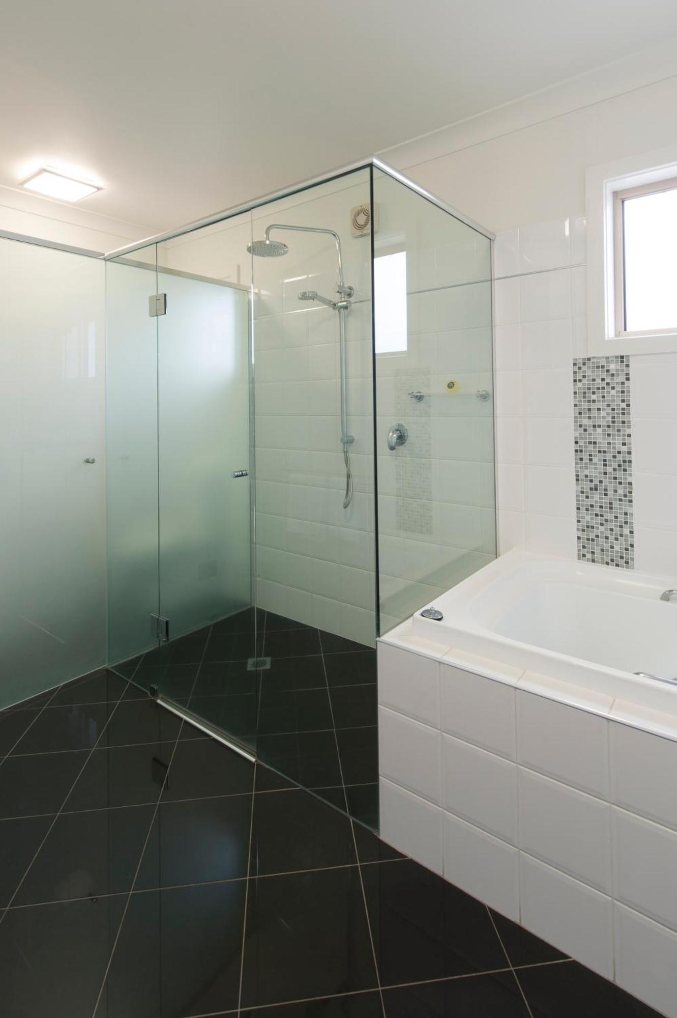 Luxury Suite with Spa Bath