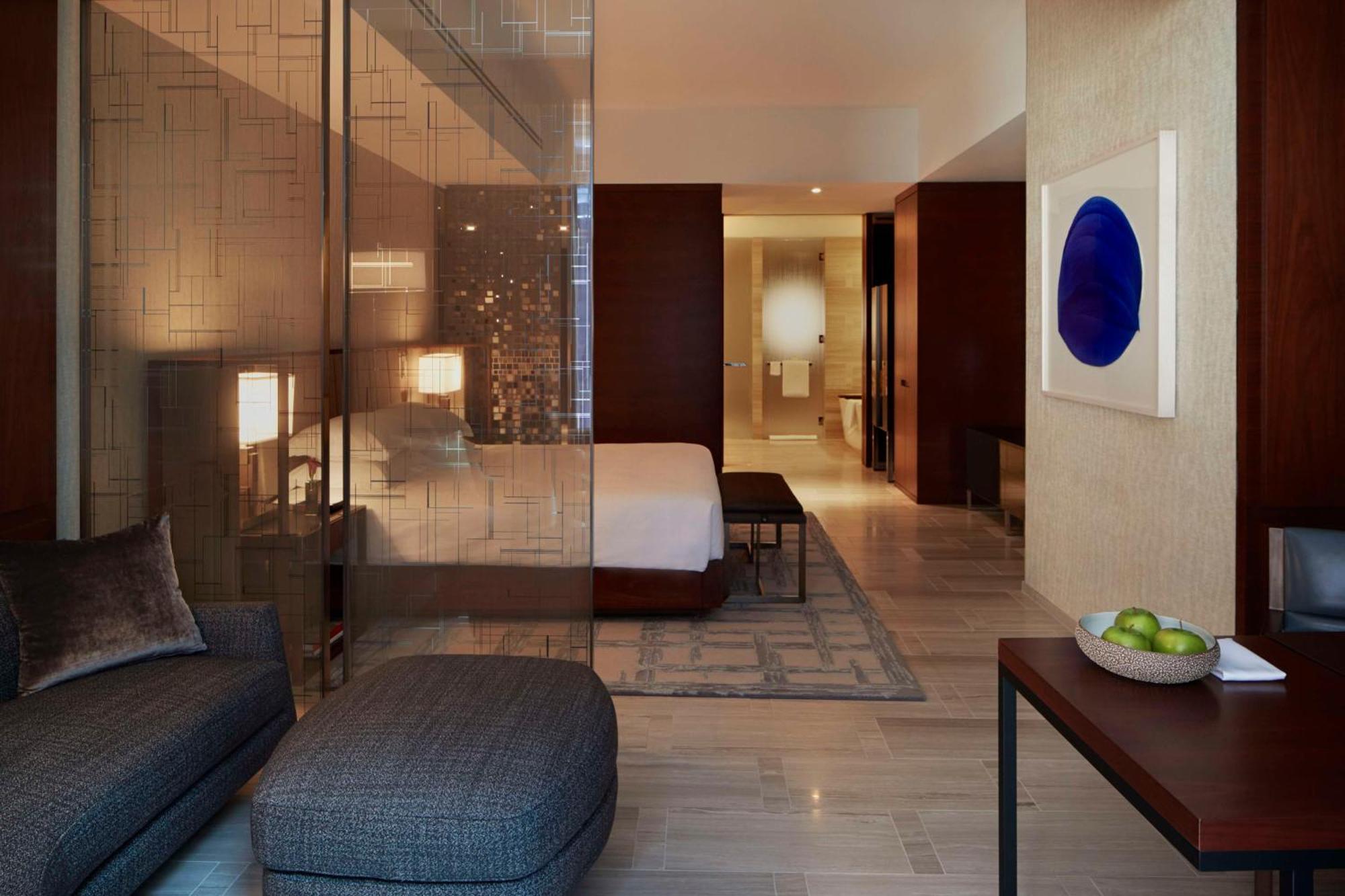 King Studio with Accessible Shower - Disability Access,1210893070:JPEG