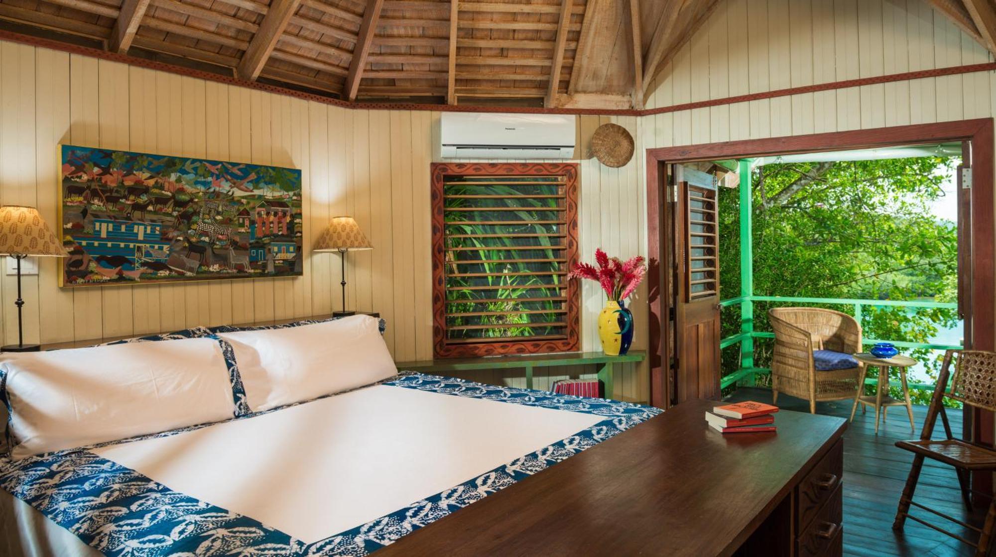 One Bedroom Lagoon Hut Lounge