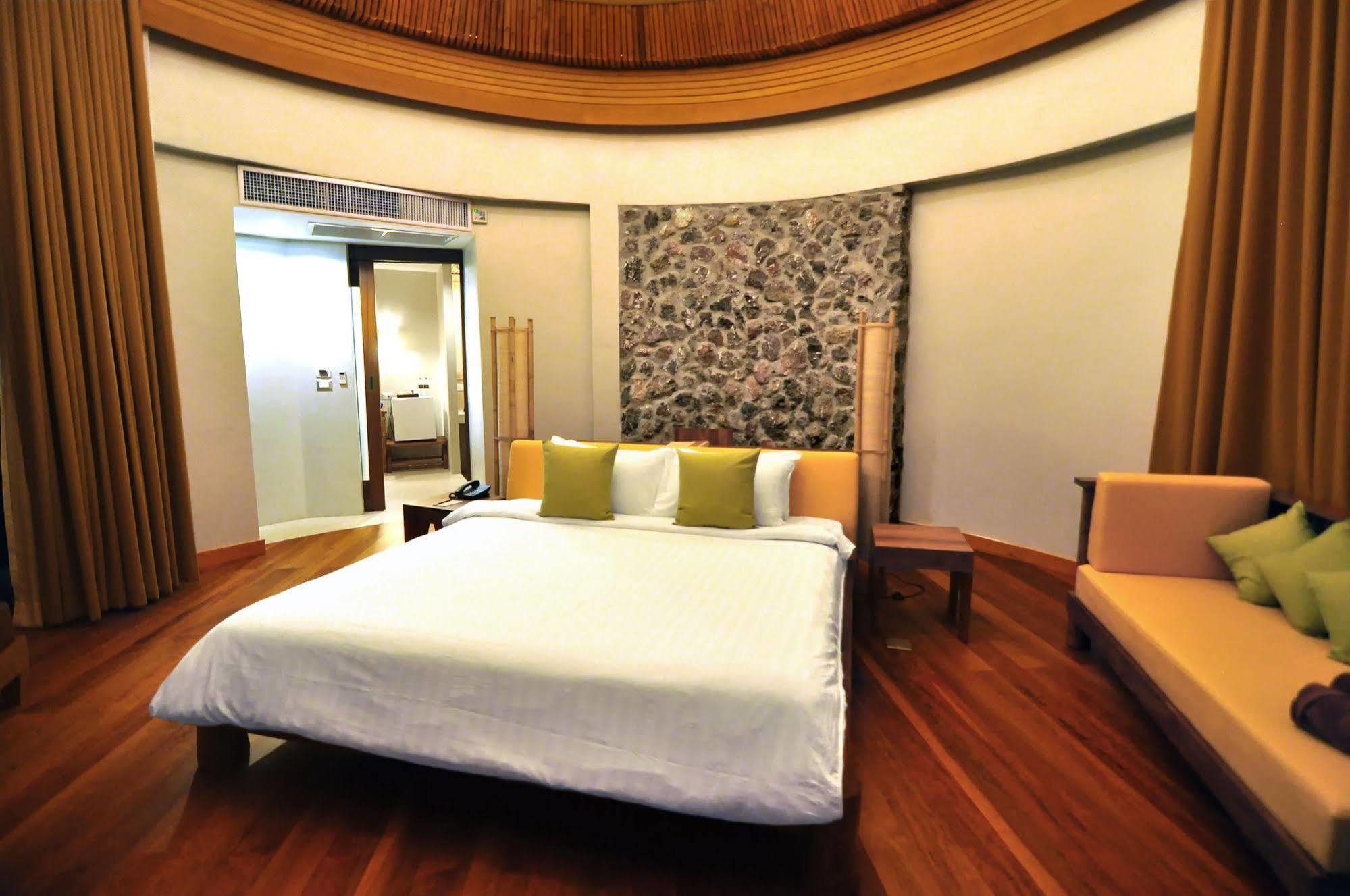 Three-Bedroom Villa with Private Pool,1115209404:JPEG