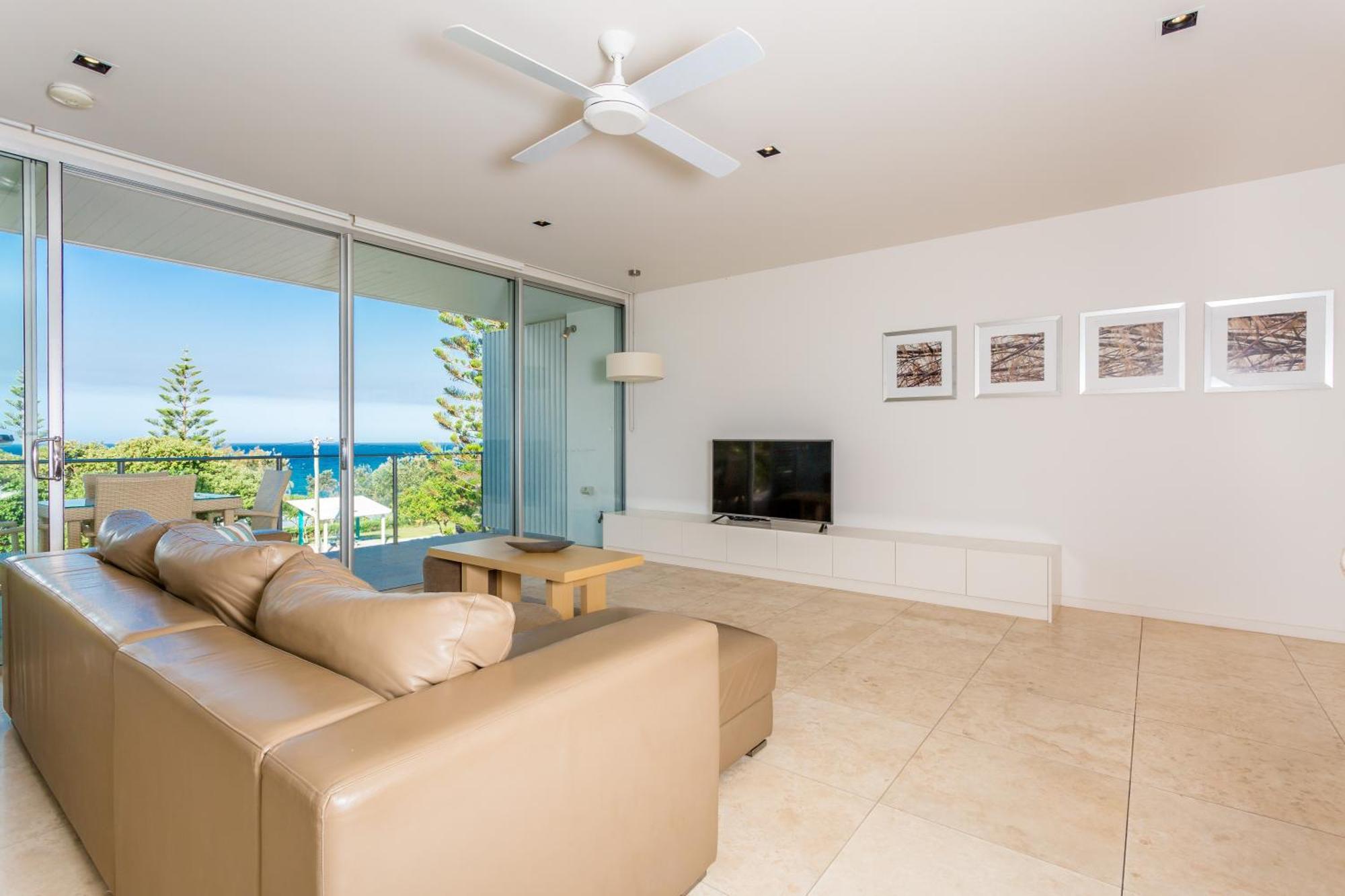 Two-Bedroom Apartment Sea View