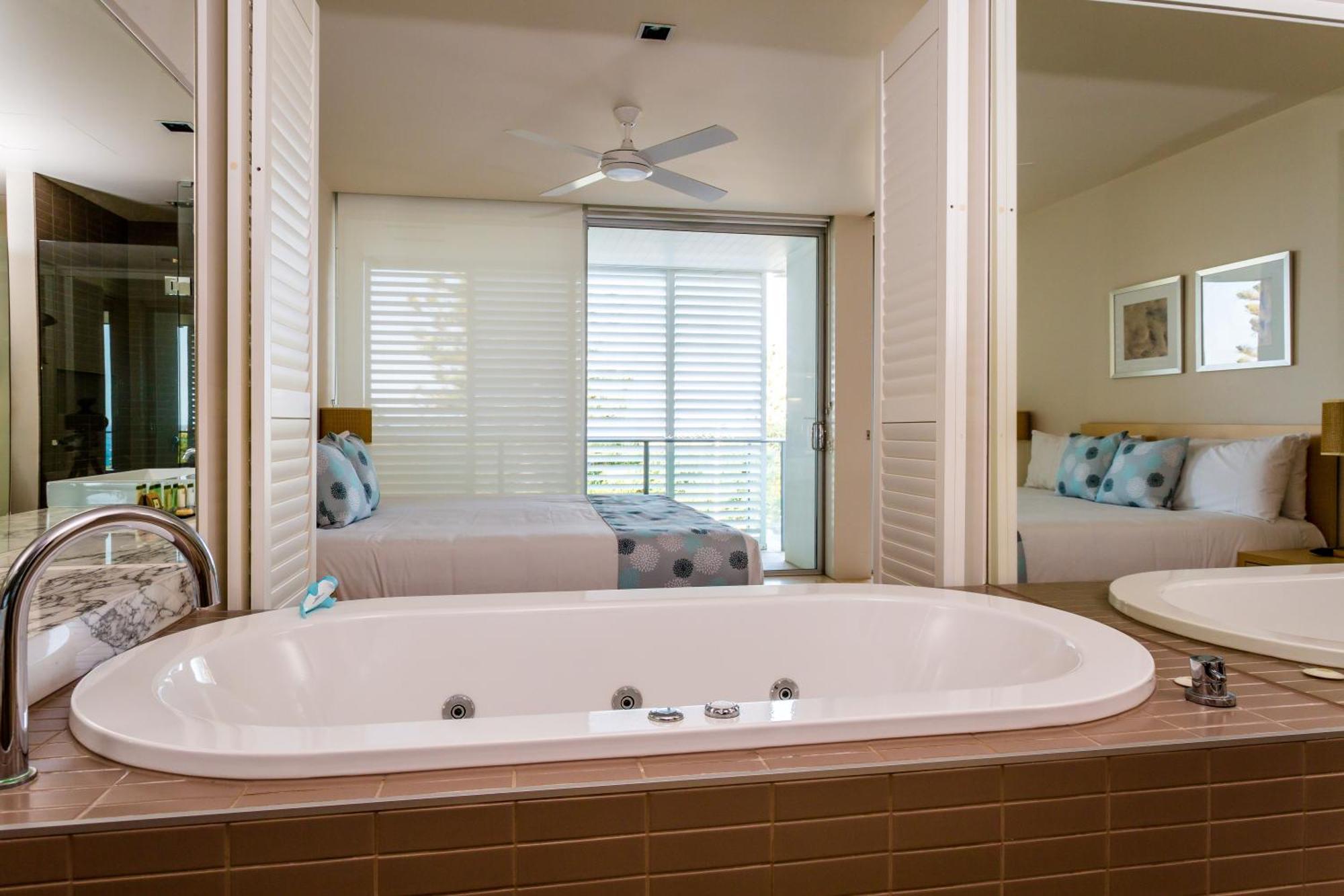 One-Bedroom Apartment Sea View