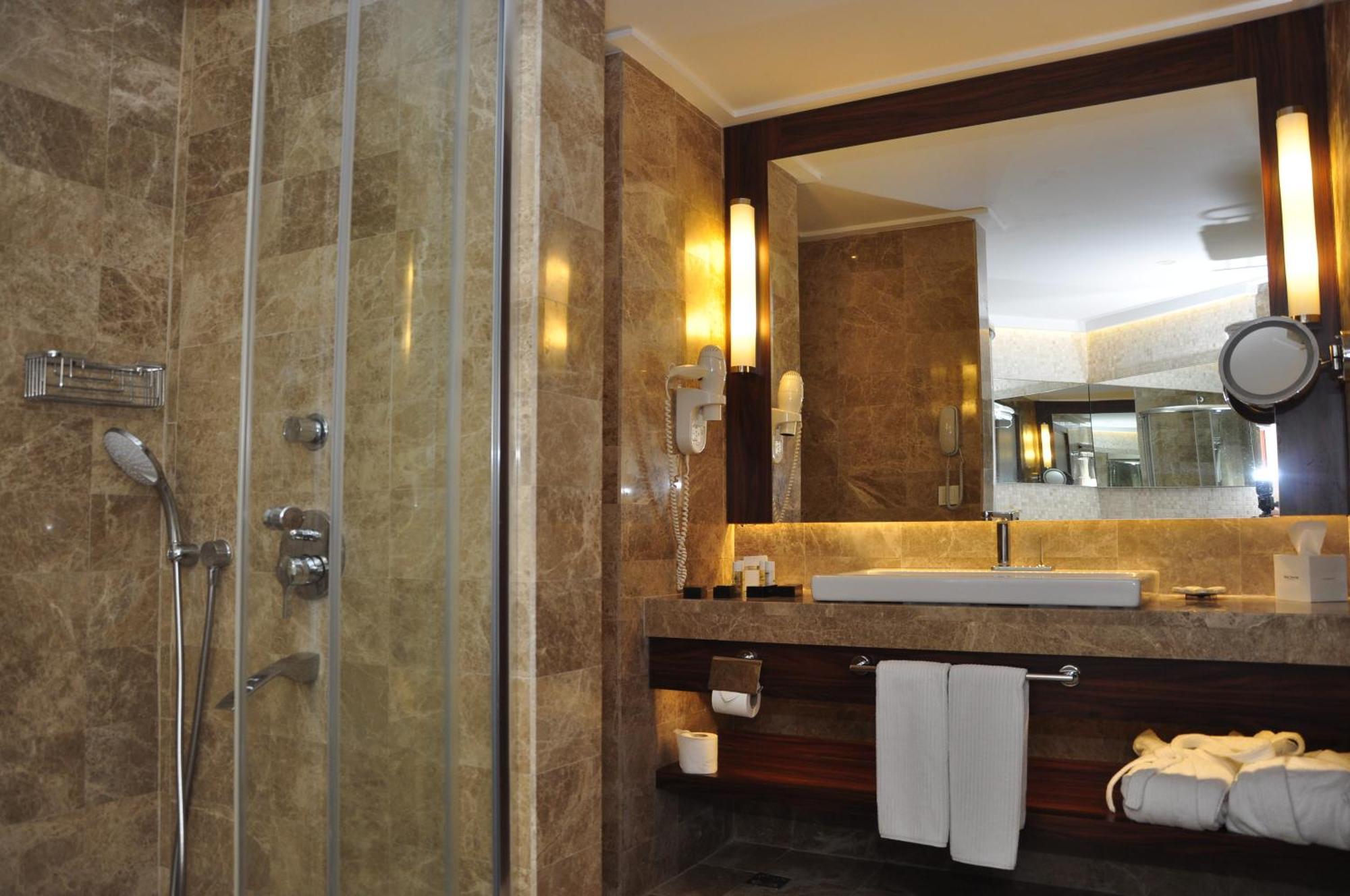 Budget Double or Twin Room (2 Adults + 1 Child),1275206974:JPEG