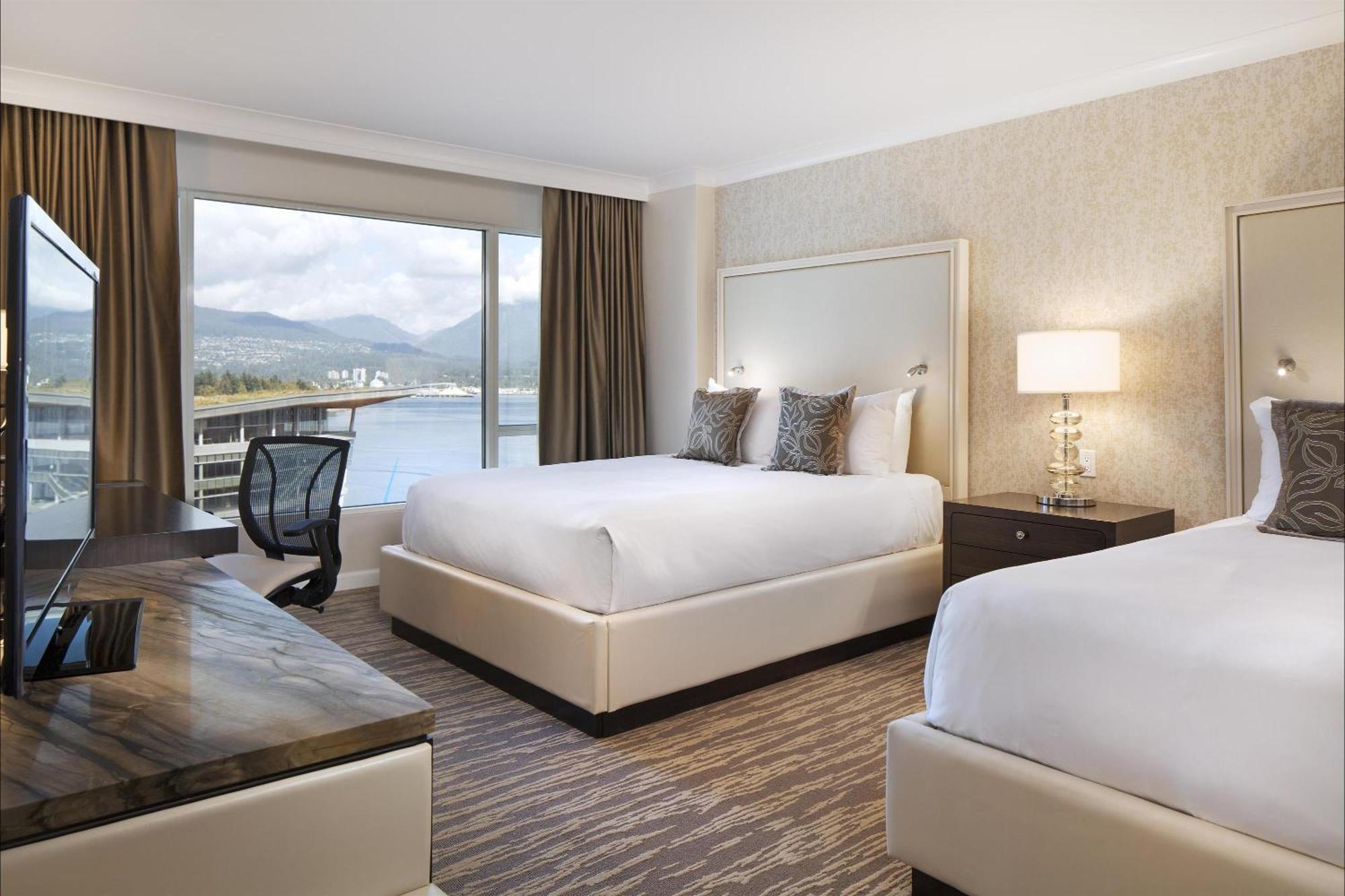Suite mit Kingsize-Bett, Schlafsofa und Hafenblick