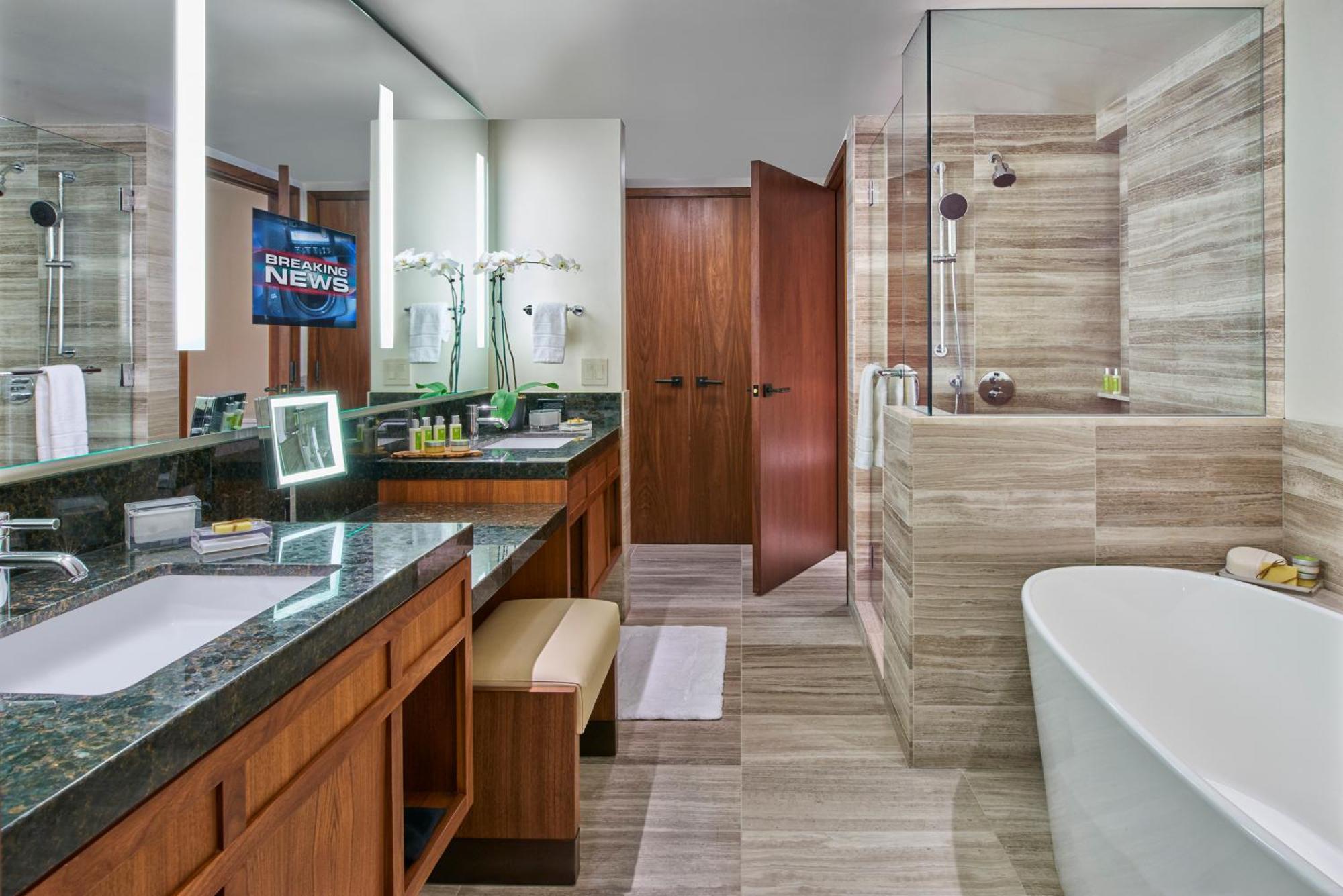 Upper Level Suite