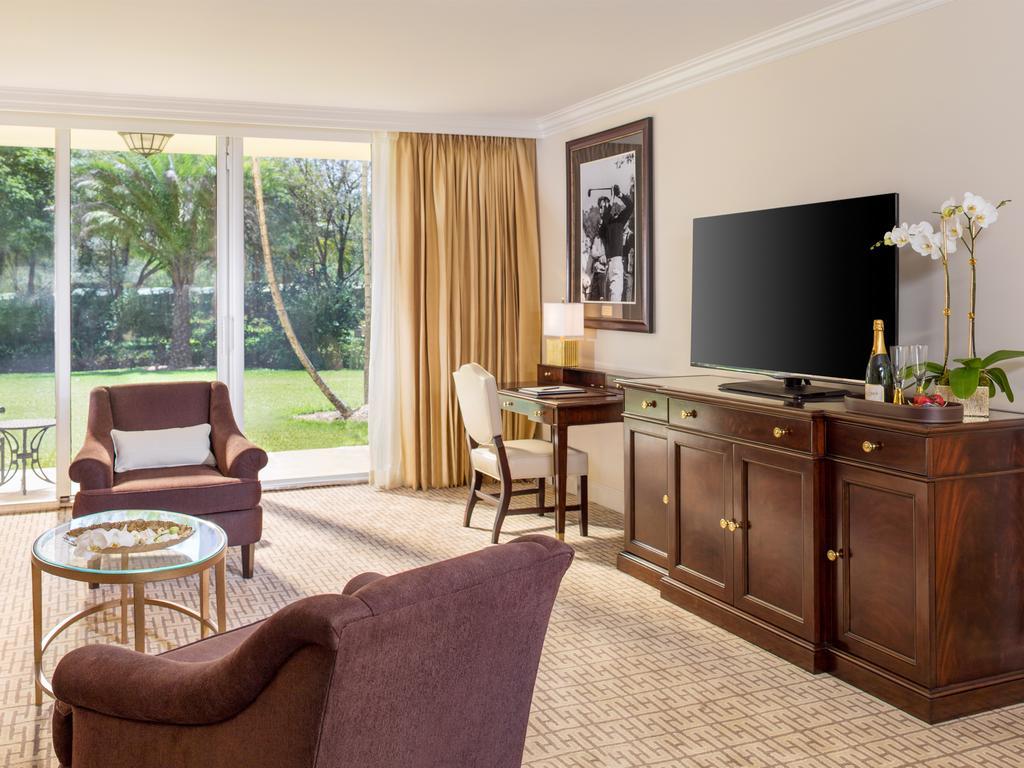 Deluxe One-Bedroom Suite with King Bed,775705585:JPEG