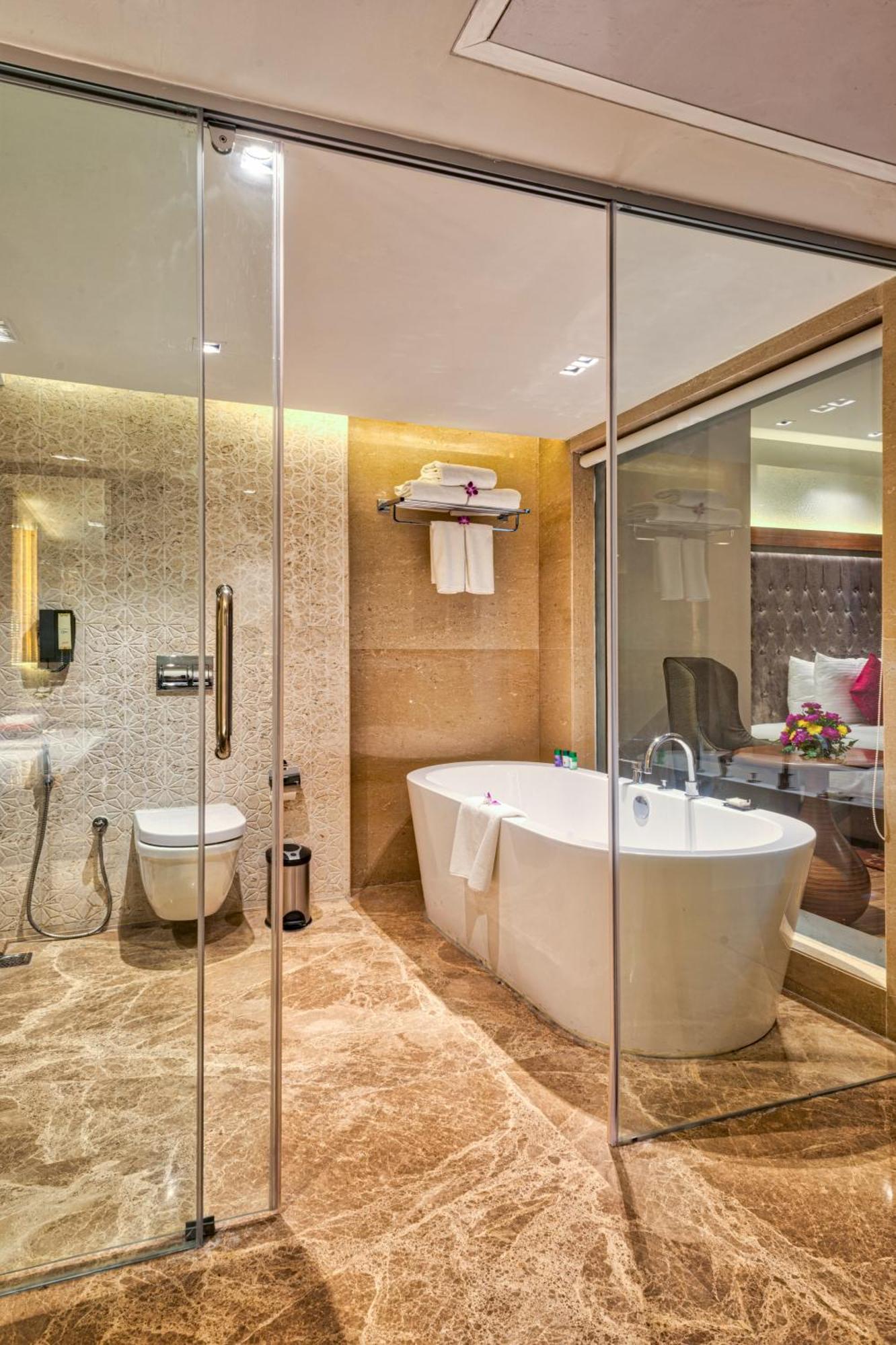 Deluxe Suite Round Trip Airport Transfers,1213358062:JPEG