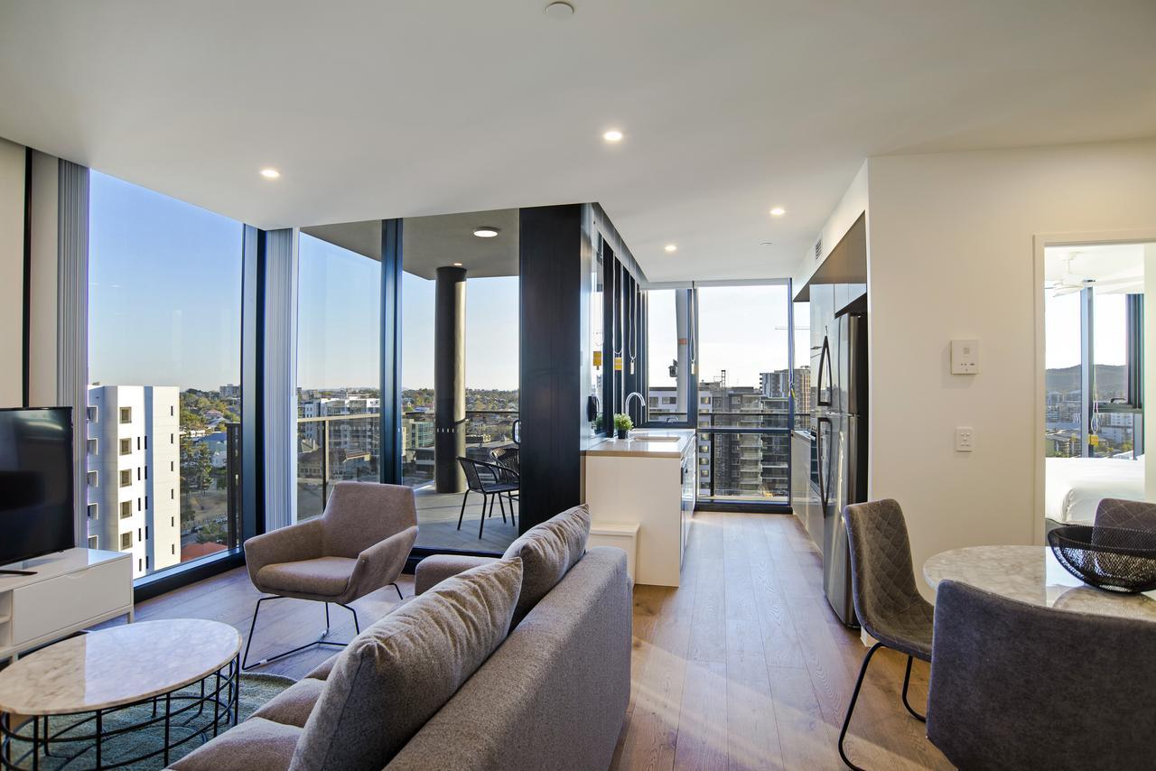 Three Bedroom Two Bathroom City View Apartment