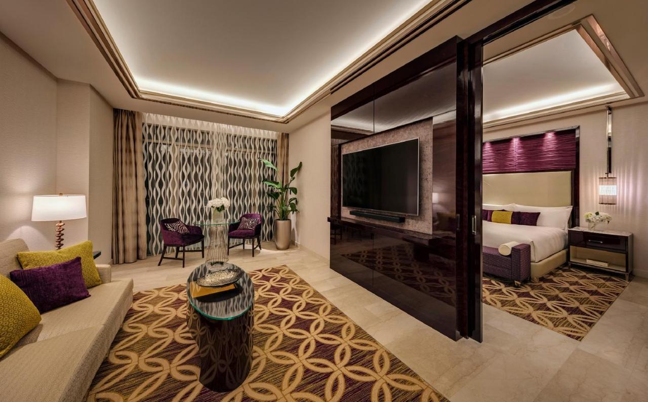 King Suite Balcony Stellar