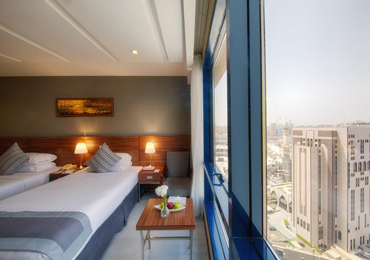 Deluxe Quadruple Room Side Kaaba View