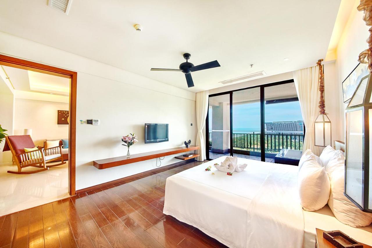 Deluxe Suite Sea View One Bed Room Living Room