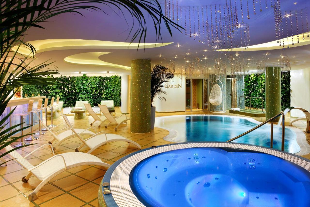 Suite with Terrace with VIP SPA Access