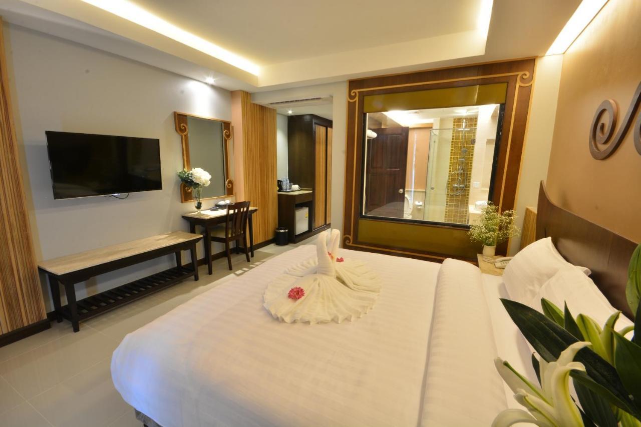 Deluxe Double or Twin Room Pool Access