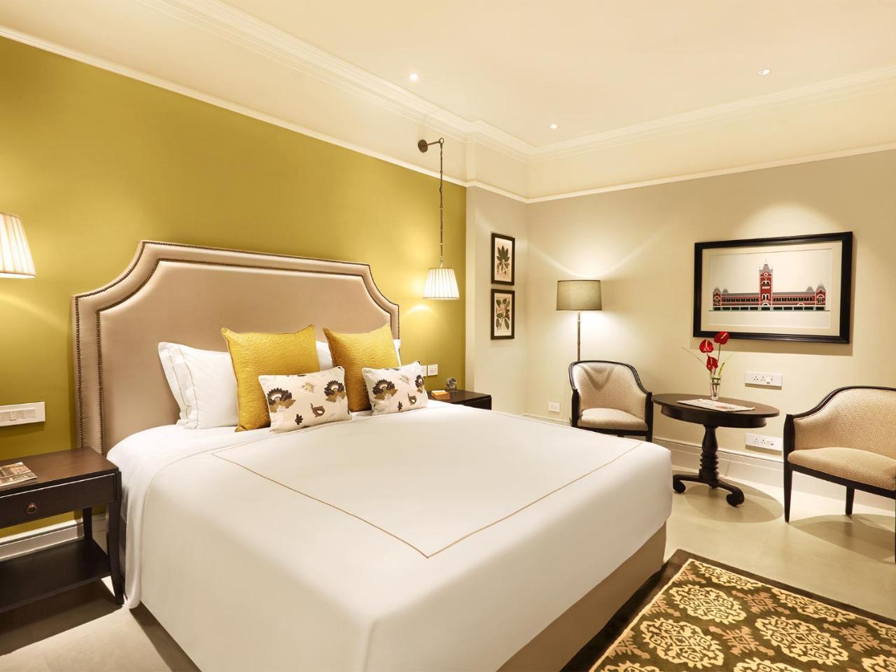 Luxury Room King Bed