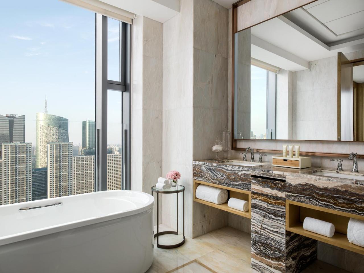 One-Bedroom Suite,742660936:JPEG