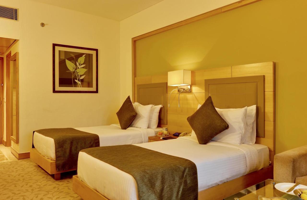 Deluxe Room on F&B