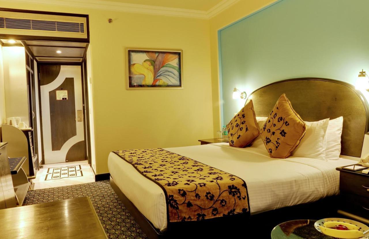 Club Room complimentary on F&B
