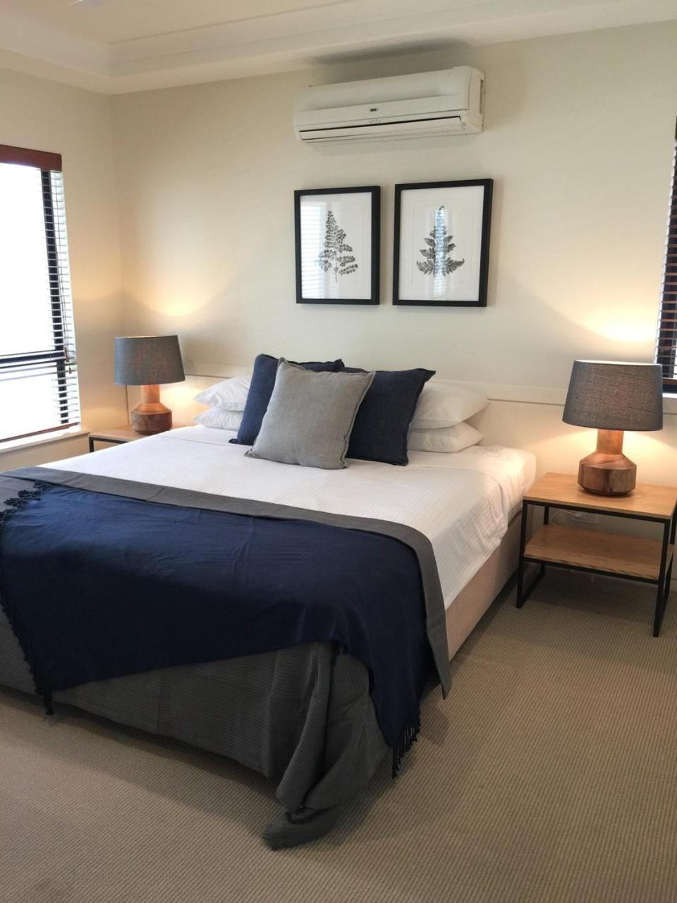 Deluxe One-Bedroom Apartment