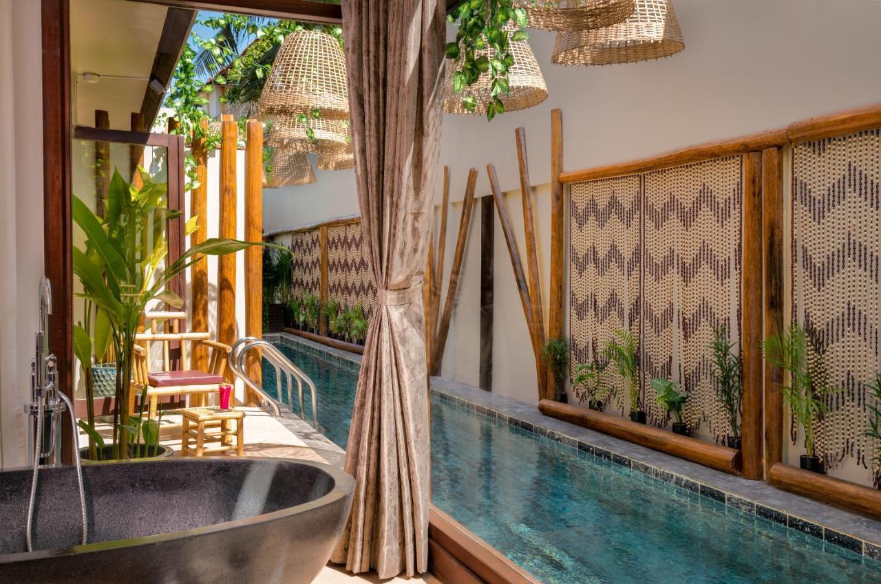 Suite with Private Pool,753021263:JPEG