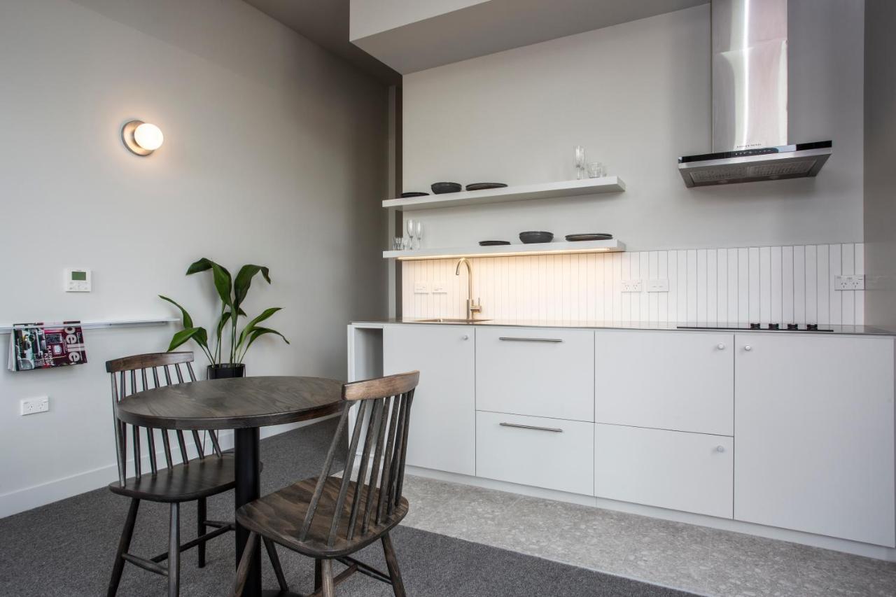 1 Bed Room Apartment