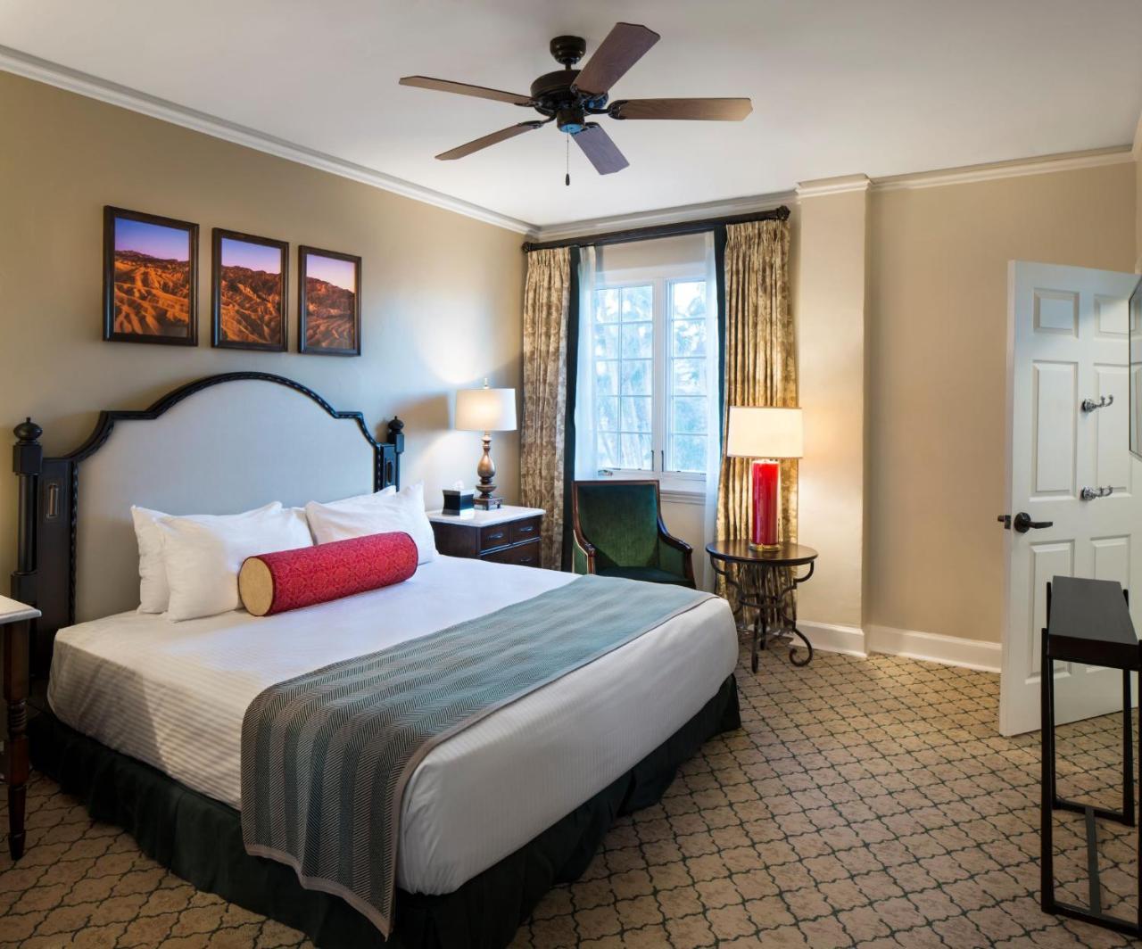 Standard Hillside Room, 1King Bed,760925936:JPEG