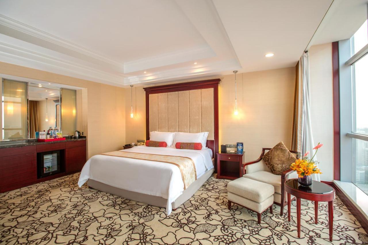 Garden View King Bed Room,762029062:JPEG