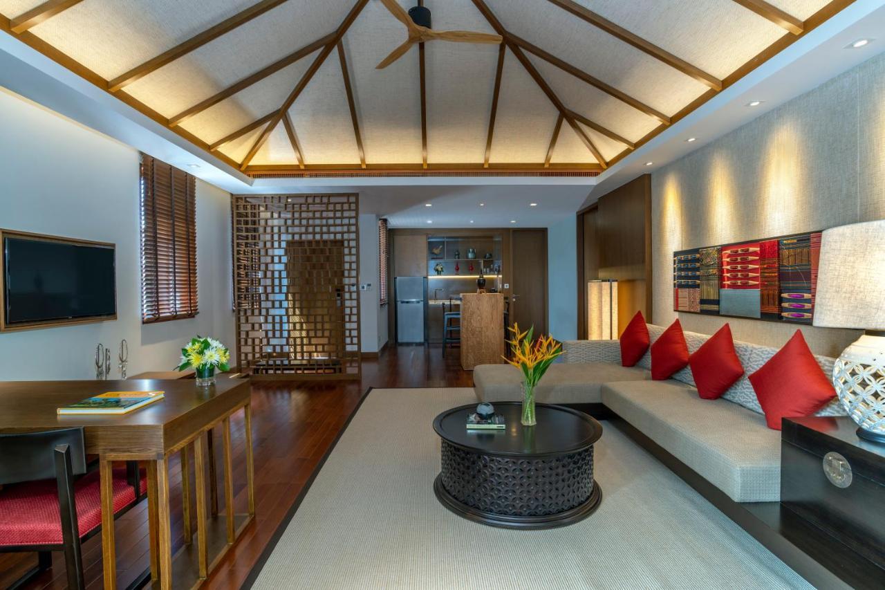 Premium Deluxe King Suite with Private Garden and Mountain View,762301486:JPEG