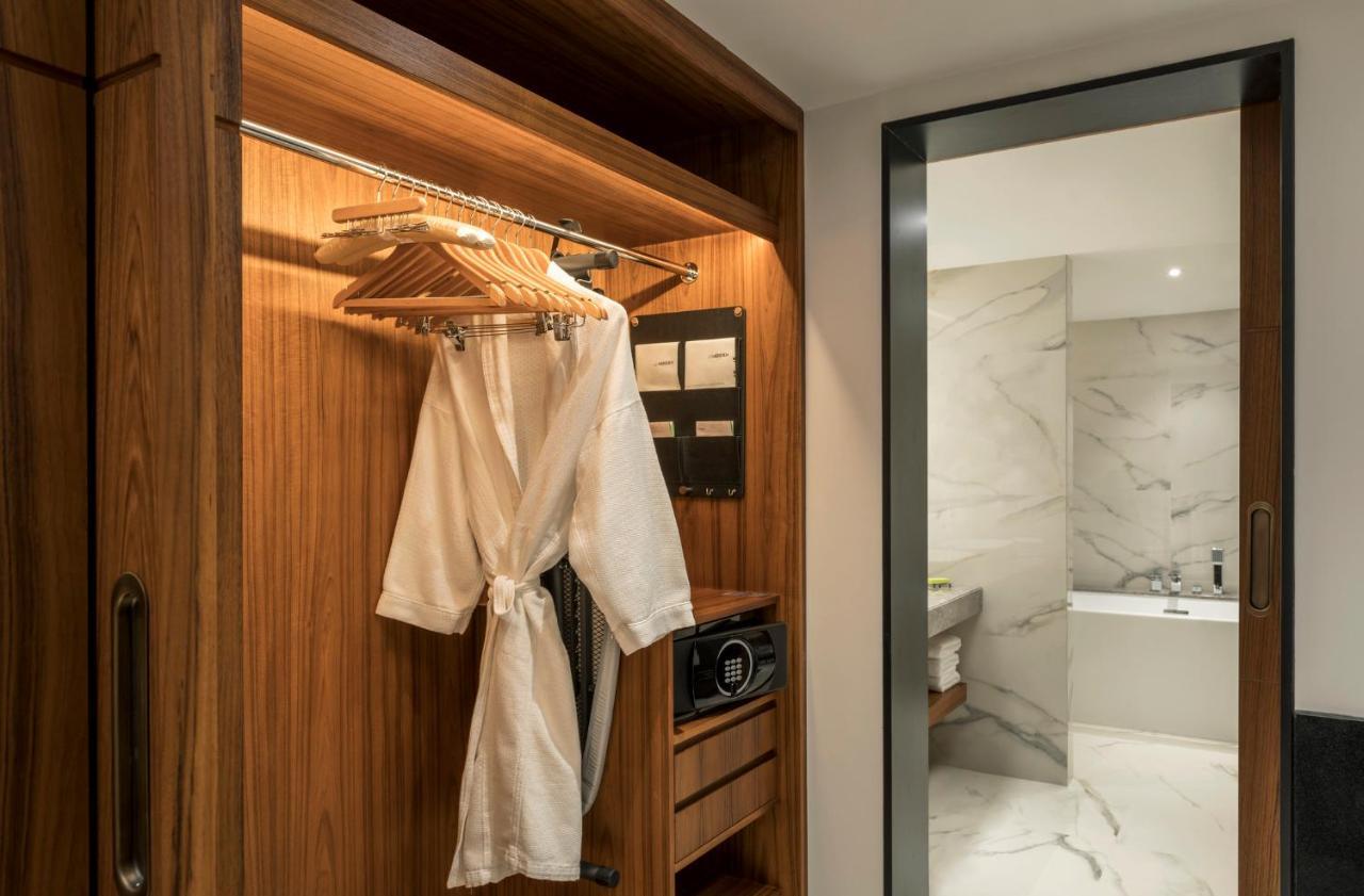 Deluxe Suite, Garden View, with Executive Lounge Access