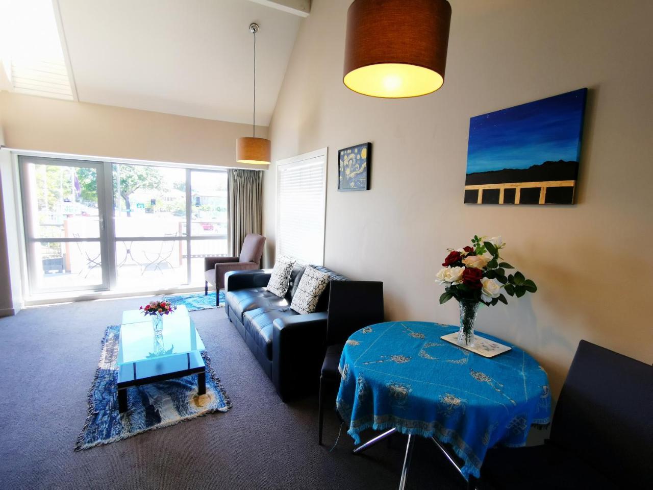 One-Bedroom King Suite Spa Bath