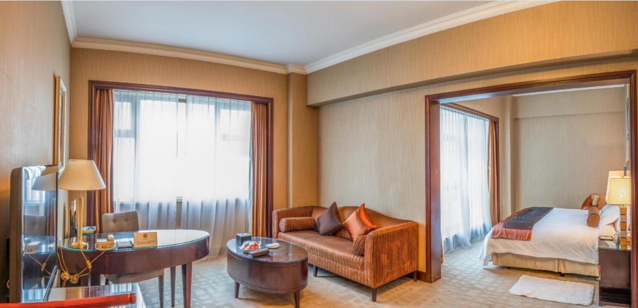 Business King Size Bed Room,766446958:JPEG