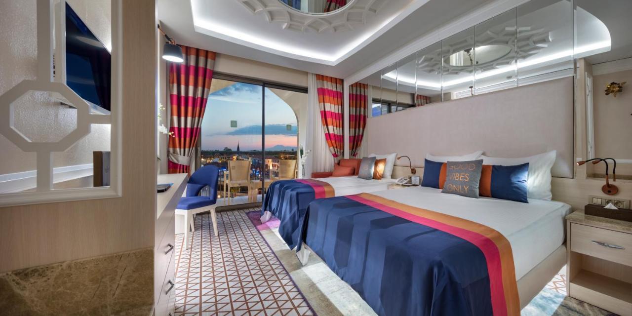 Standard Double or Twin Room with Pool View,1551904159:JPEG